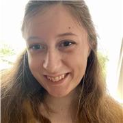 Profesora de inglés nativa con experiencia enseñando niños y adultos. Experiencia con exámenes de Cambridge y Trinity